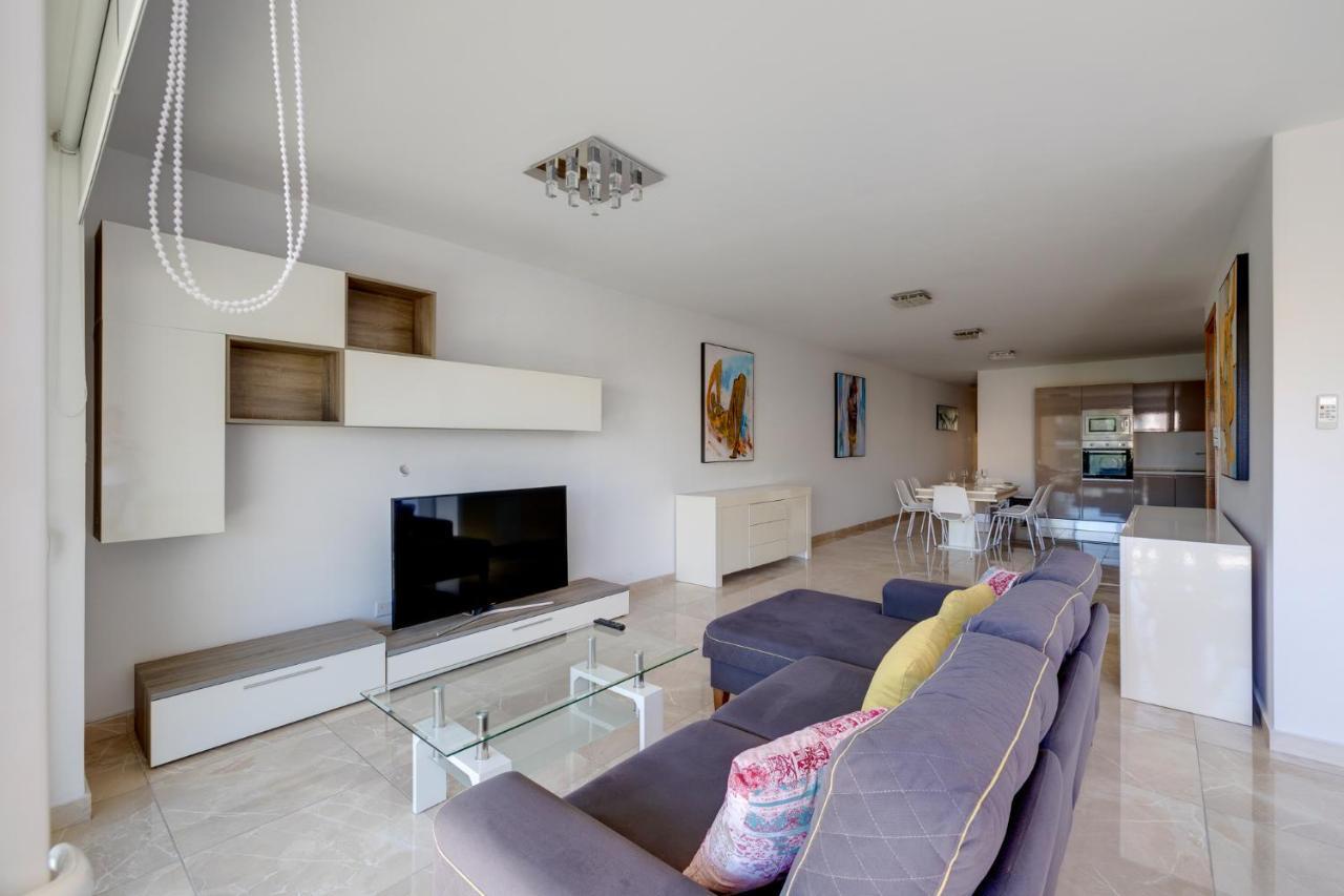 Marvellous 3Br Apartment In Central St Julians San Ġiljan Exterior foto