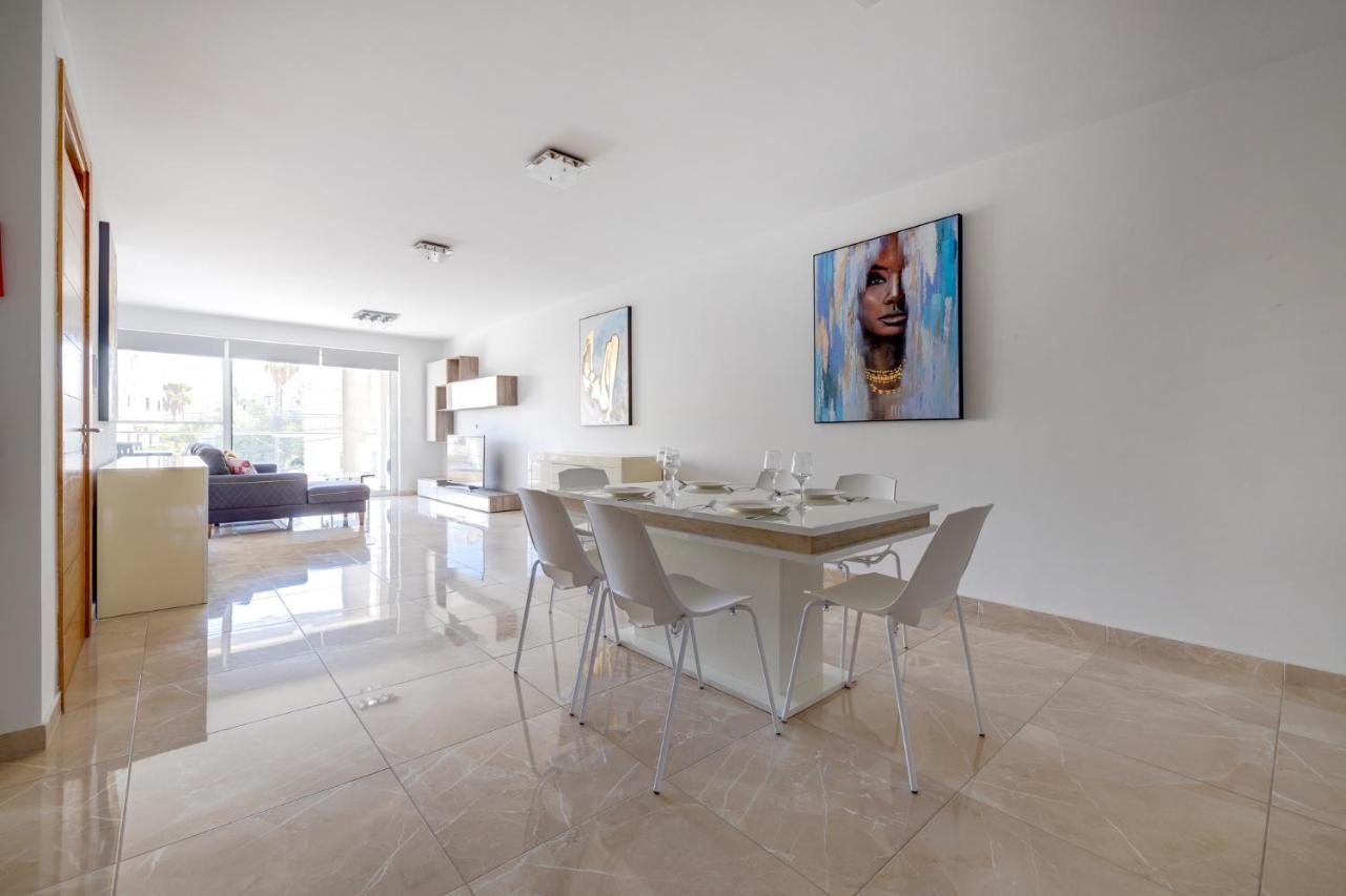 Marvellous 3Br Apartment In Central St Julians San Ġiljan Exterior foto