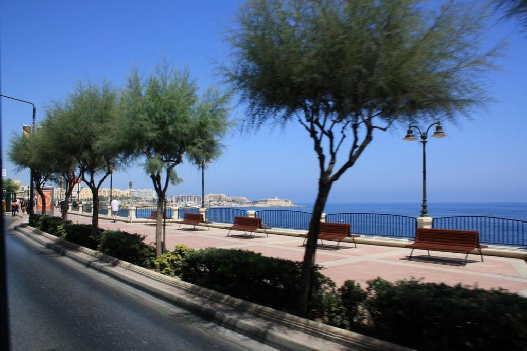 Marvellous 3Br Apartment In Central St Julians San Ġiljan Exterior foto