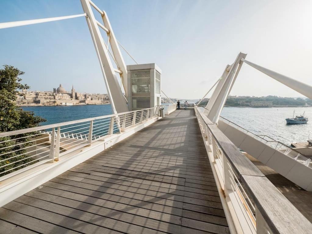 Marvellous 3Br Apartment In Central St Julians San Ġiljan Exterior foto