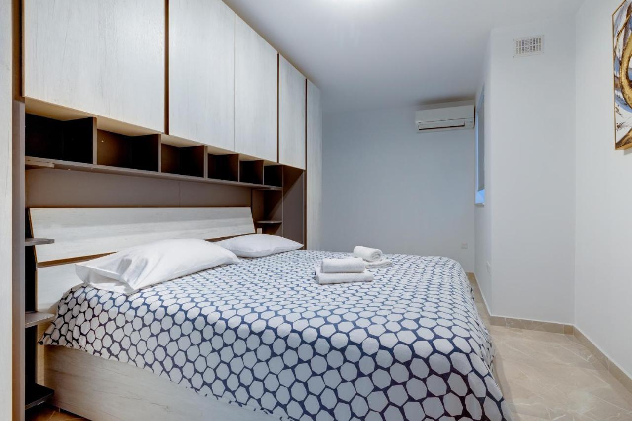 Marvellous 3Br Apartment In Central St Julians San Ġiljan Exterior foto